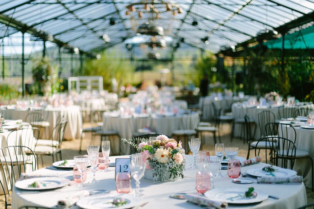 Mesas Redondas Vs. Mesas Alargadas Paris Berlin Mesas Redondas o Alargadas? | Diario de una Novia Blog de Bodas